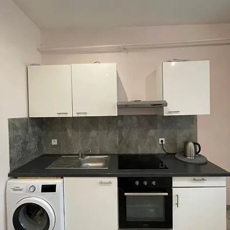 Godin P2 3eme Etage Lägenhet Nîmes