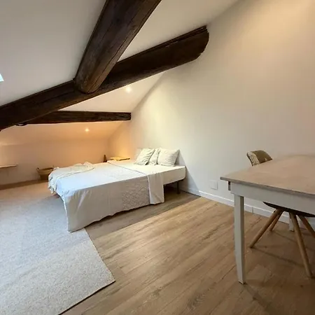Godin P2 3eme Etage * Nîmes