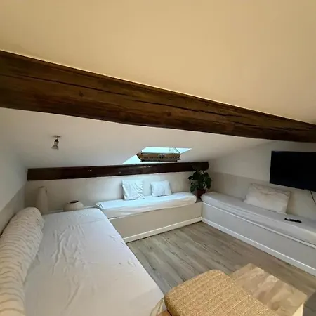 Lägenhet Godin P2 3eme Etage