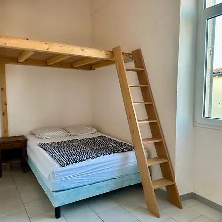 Apartment Godin P2 3eme Etage Nimes